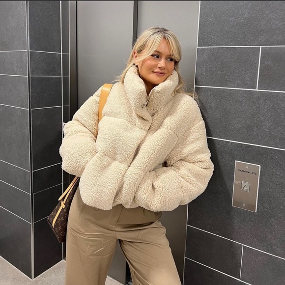 🥰 NWT Zara JACKET FAUX SHEARLING QUILTED ANORAK - Picture 3 of 17